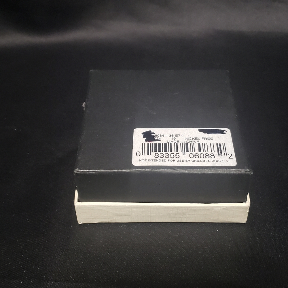 Napier NIB Red Enameled Apple Brooch - Picture 4 of 10